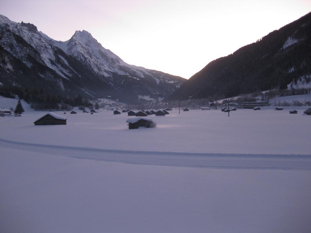 Apart Bella Monte Apartment Pettneu am Arlberg Exterior photo